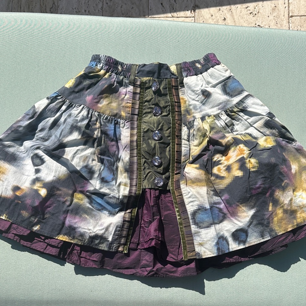 JOTTUM~SIZE 8~SIMPLY DUTCH QUALITY ~
BREATHTAKING GIRLS SKIRT~BUTTON UP 
(TOP